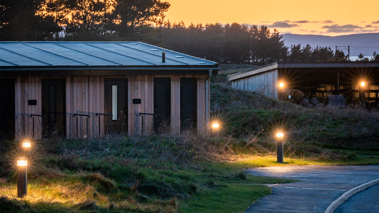 Arcluce KLOU180 illumina le aree esterne del Golf resort Dundonald Links sulla costa scozzese